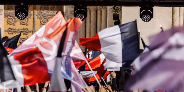 Présidentielle 2027 : face à l’extrême droite, la gauche brandit l’étendard du patriotisme